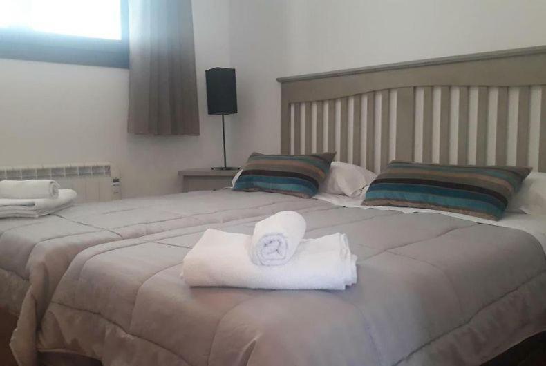 Hostal Los Ojos De Gabriel El Vallecillo ภายนอก รูปภาพ