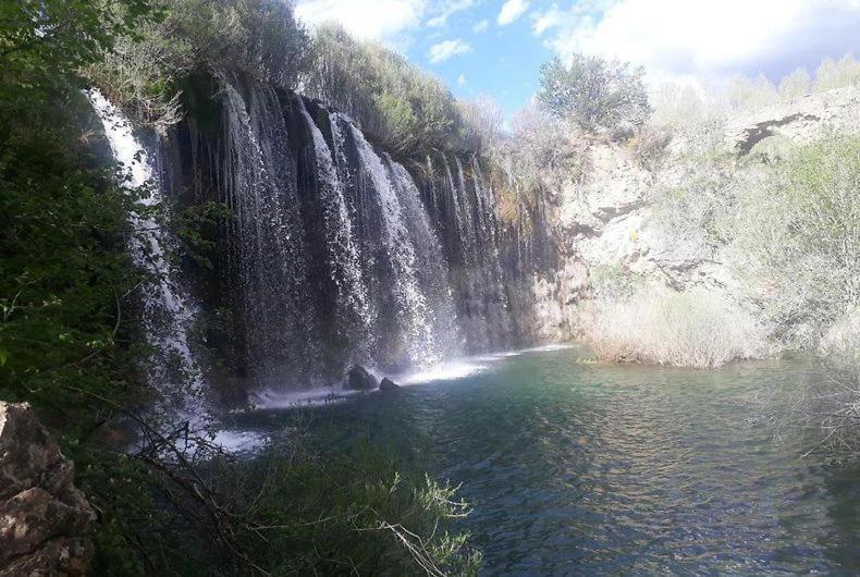 Hostal Los Ojos De Gabriel El Vallecillo ภายนอก รูปภาพ