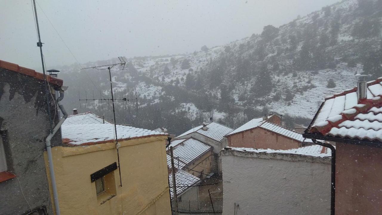Hostal Los Ojos De Gabriel El Vallecillo ภายนอก รูปภาพ
